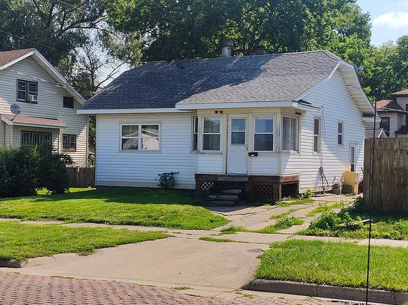 712 Sanger St, Ottawa, IL 61350
