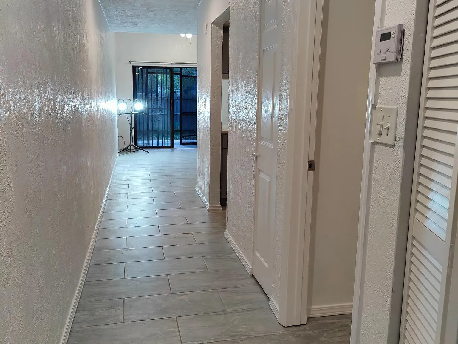 1826 SW 67th Ter — Photo 4