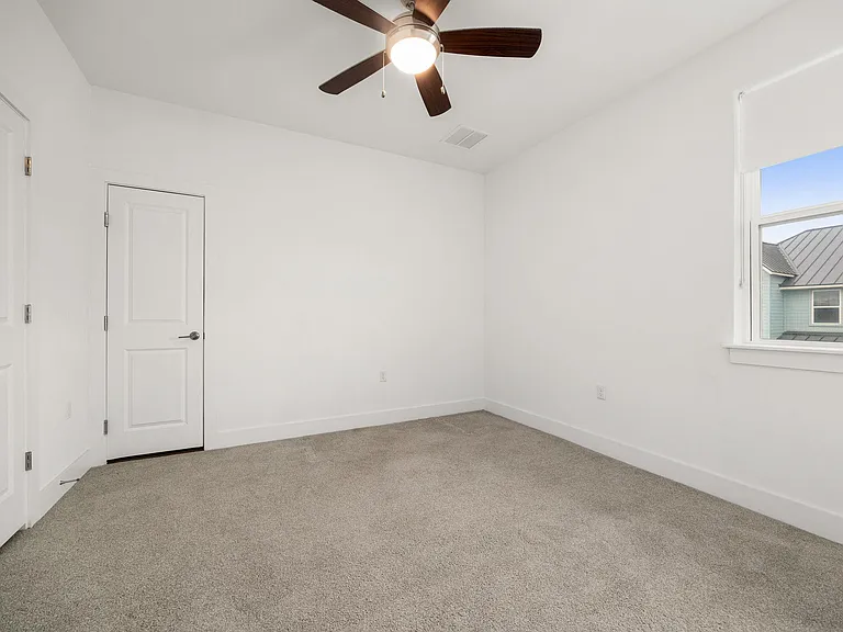 2409 Simond Ave #E — Photo 17