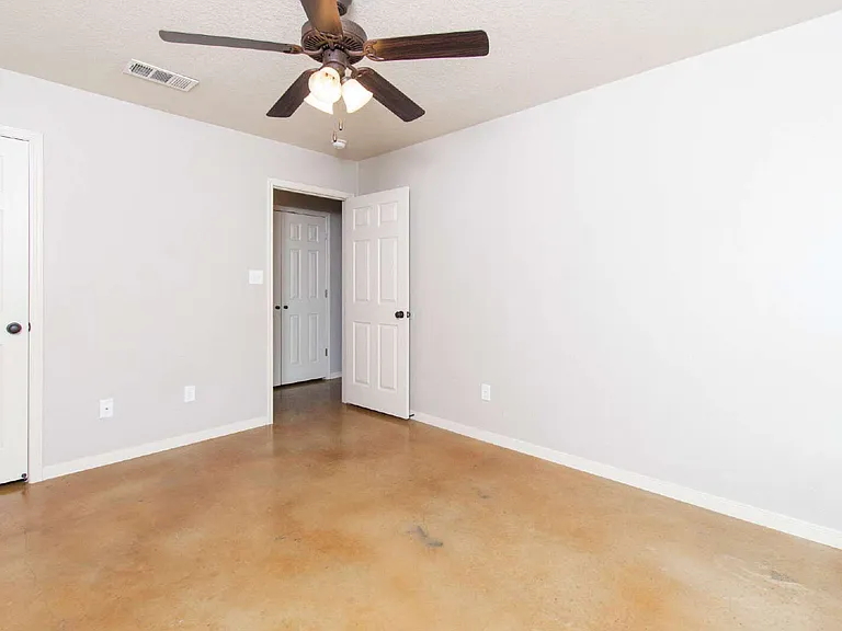 4409 Brutus Ln #B — Photo 10