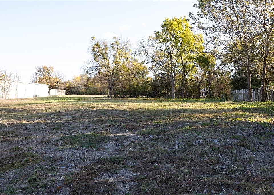 1st image of 1103 W Knox St Lot 280A