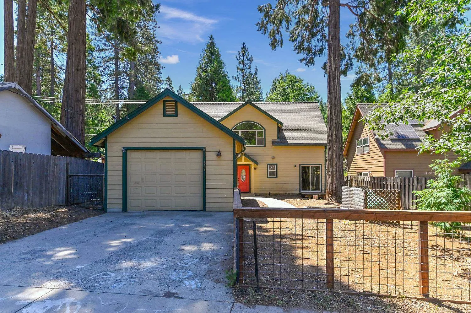 1157 Sequoia St photo 1