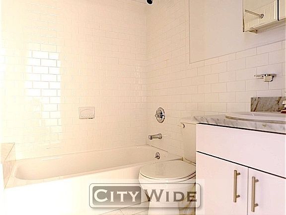 5th image of 160 W 73rd St APT 4D