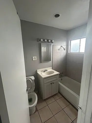 1167 W Spring St #D Photo 1