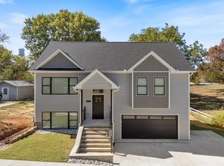1091 N Davis St, Pea Ridge, AR 72751