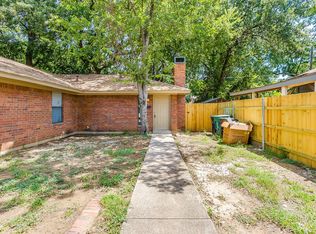 1032 N Riverside Dr APT B, Fort Worth, TX 76111