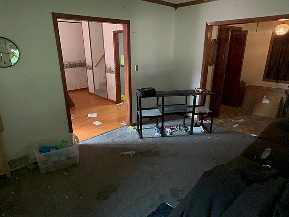 4th image of 117 4th St S
