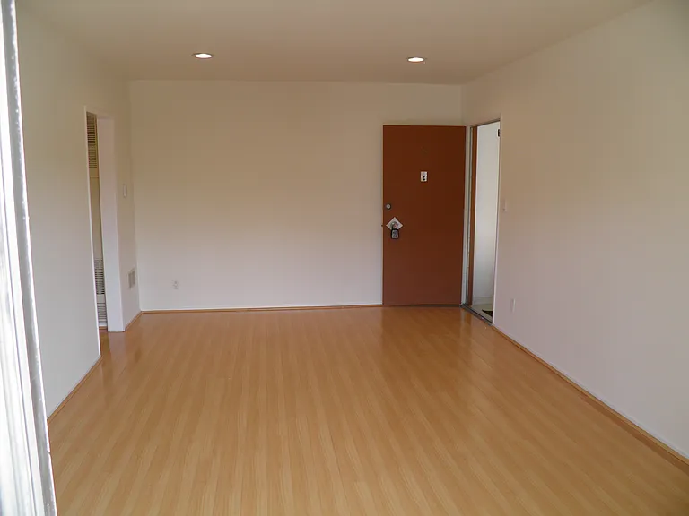 5-703 Strand St #5 — Photo 4