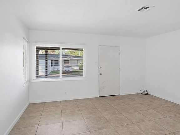 5th image of 1102 Blair Ave