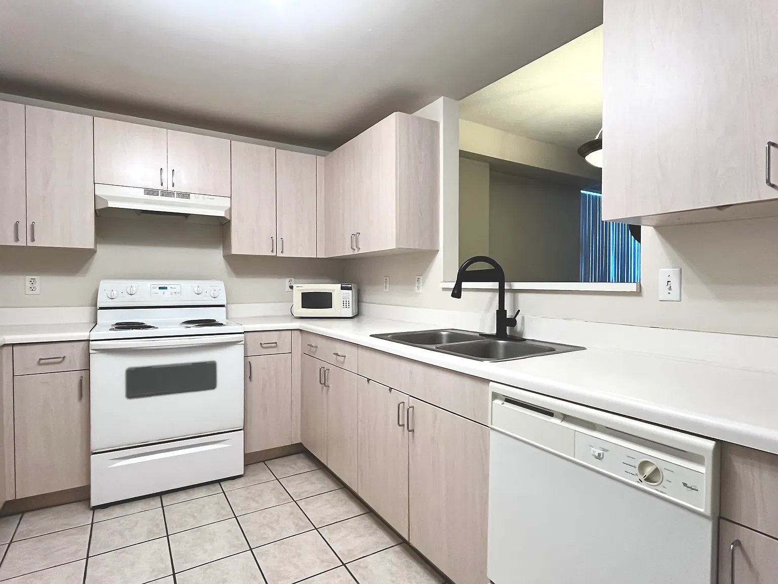 1 bed, 759 sqft, $2,300 — Photo 4