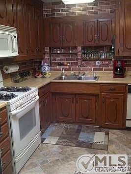 4th image of 210 Winburn Ave