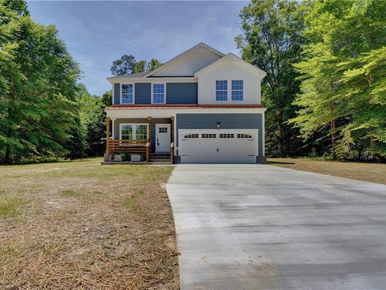 324 Woodland Dr, Franklin, VA 23851