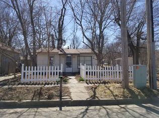 1021 E 4th Ave, Winfield, KS 67156