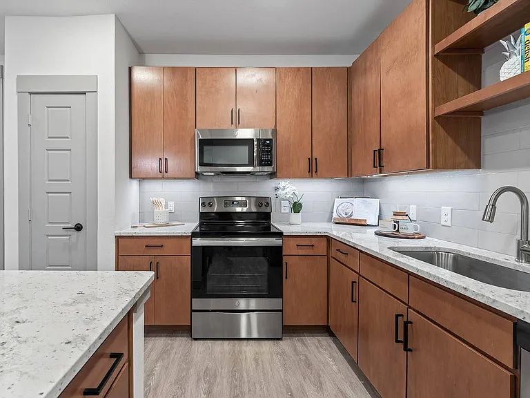 Knox at Metrocenter Apartments — Photo 21