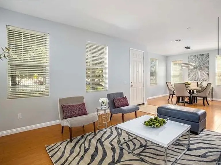 25963 Newport Ave — Photo 4