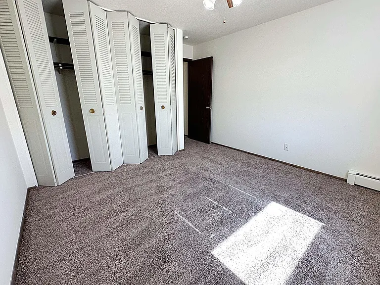 Southgate Apartments — Photo 43