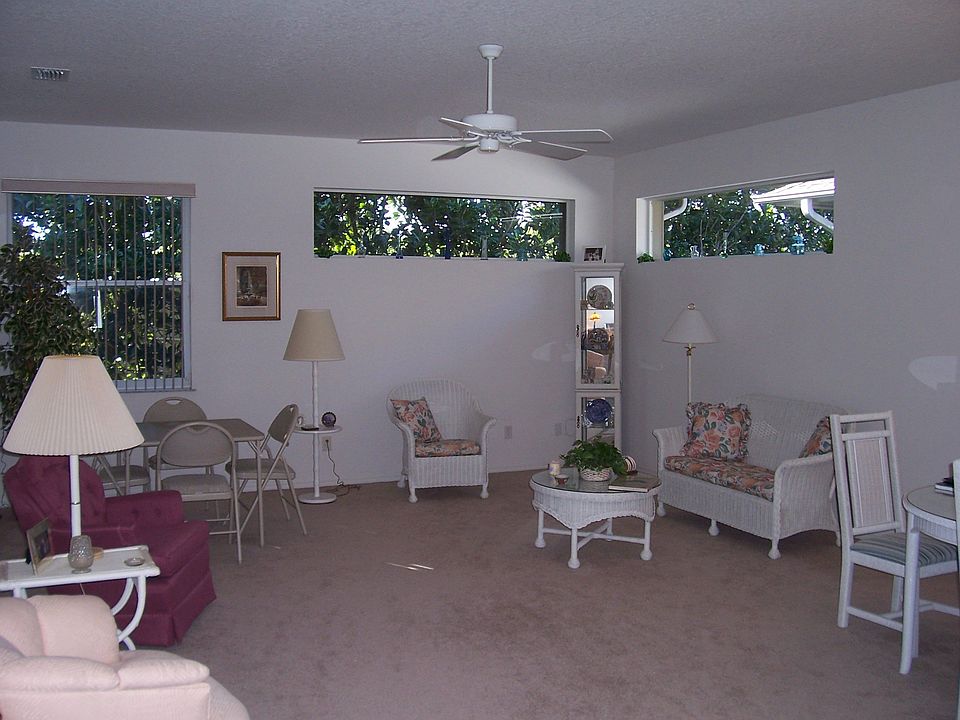 2nd image of 1915 Hawthorne Dr
