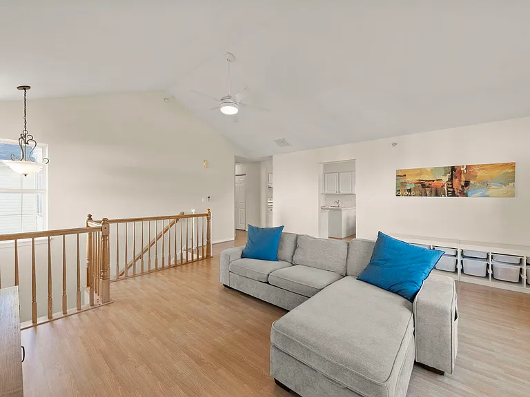 2513 Dickens Dr #2513 — Photo 3