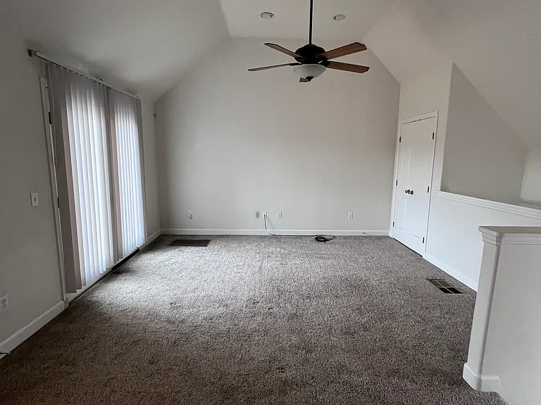 603 W Myrtle Ave — Photo 3