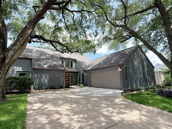 1315 Warwickshire Dr, Houston, TX 77077