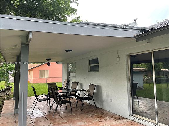 3rd image of 6530 SW 59th Pl