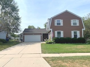54 N Walnut Ln, Schaumburg, IL 60194