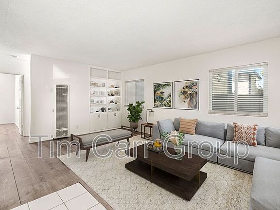 4th image of 117 E Bay St #A