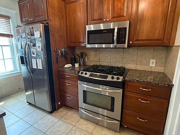5th image of 31 Mount Vernon St #3
