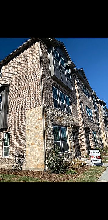 1st image of 681 Vista Del Lago Dr