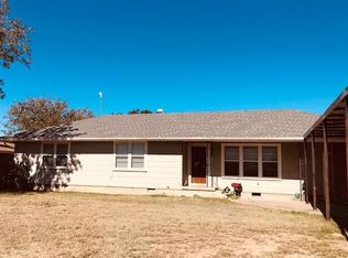 703 E 11th St, Mc Camey, TX 79752