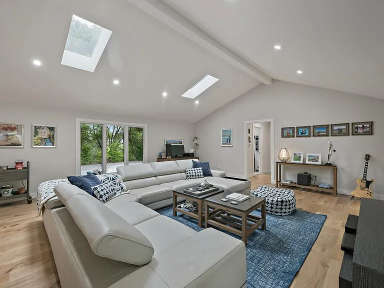 29 Eugenia Ln — Photo 18