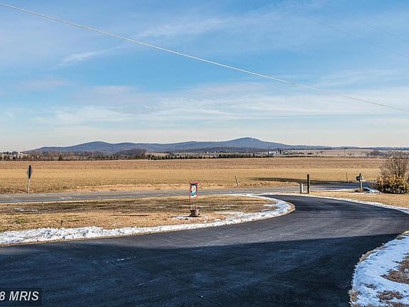 Wraparound drive with view of Sugarloaf Mountain