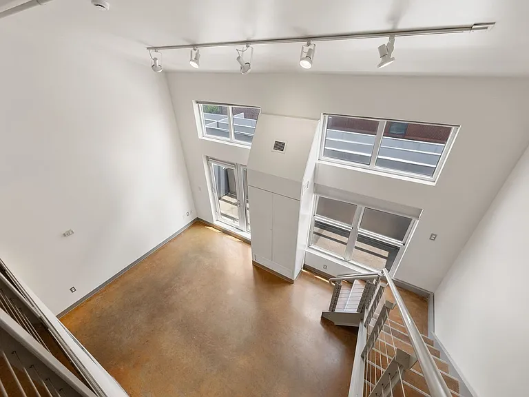 Whiteway Apartments — Photo 65