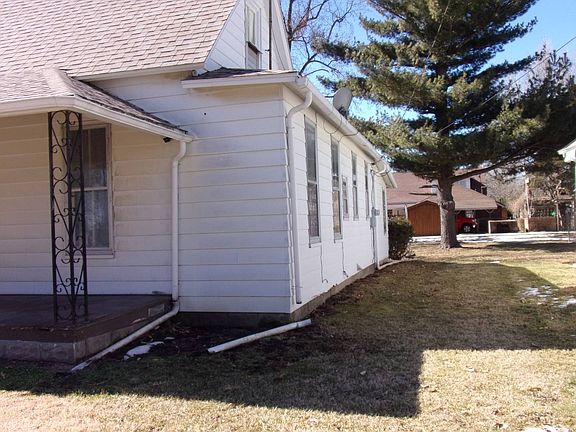 3rd image of 273 S Jacksonville St