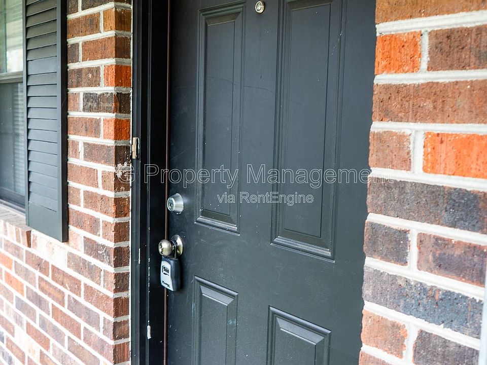 1st image of 129 Hillcrest Dr #17