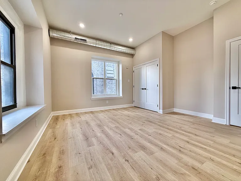 1032 N 48th St #D-1B — Photo 8