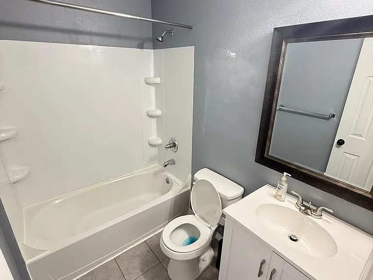 3642 S Westwood Ave — Photo 5