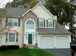 10 Sterling Crest Ct, Doylestown, PA 18901