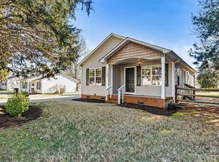 135 Mainview Dr, Mooresville, NC 28117
