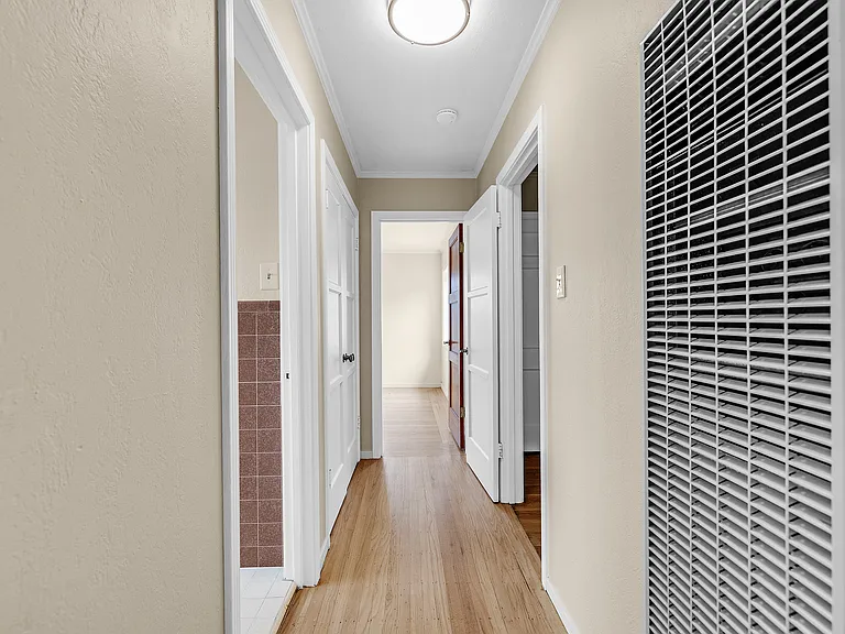 254 Los Altos Dr — Photo 11