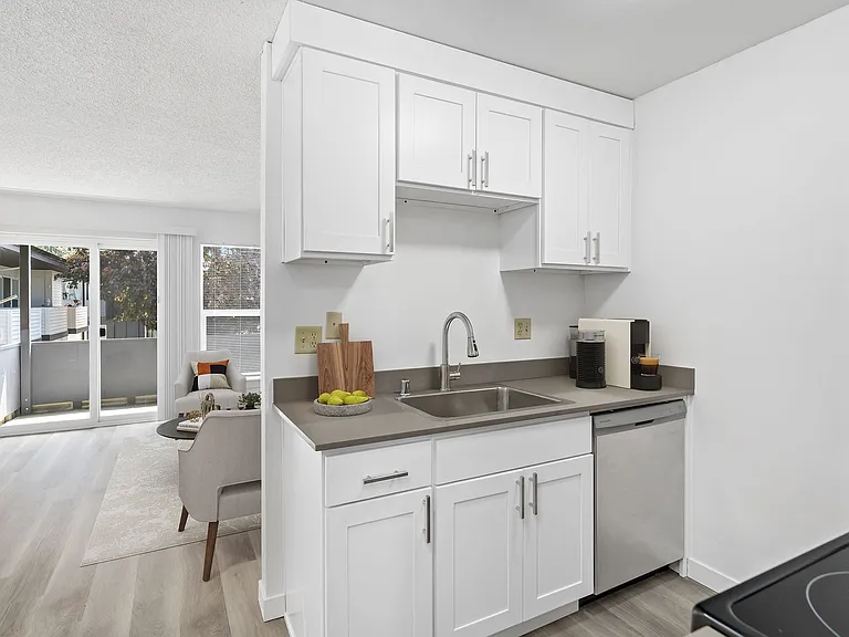 Azure Apartments — Photo 14