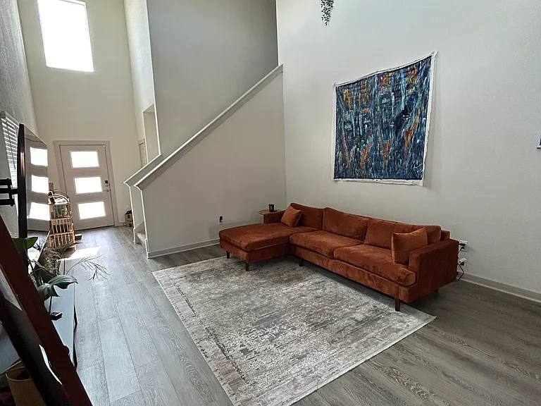 10912 Meris Ln — Photo 6