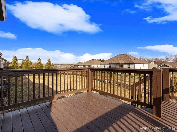 5th image of 2000 Crestview Ln