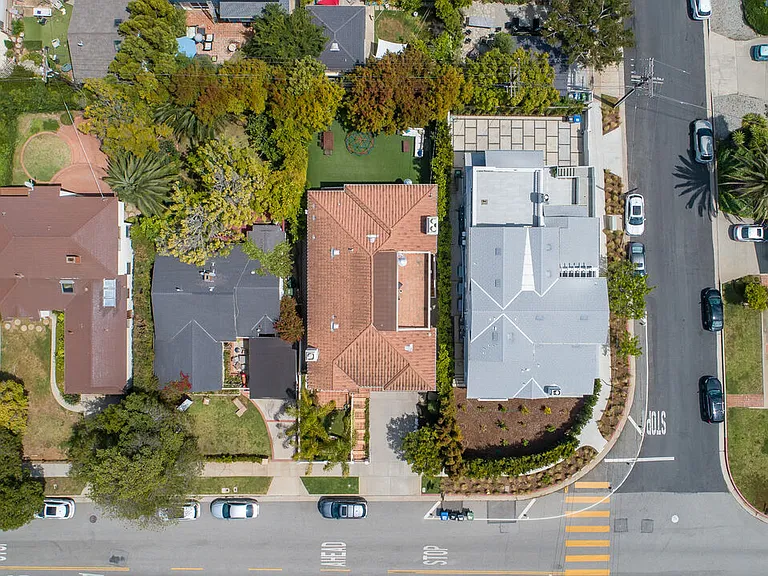 16790 Marquez Ave — Photo 34