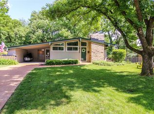 724 Fieldcrest Dr, Saint Louis, MO