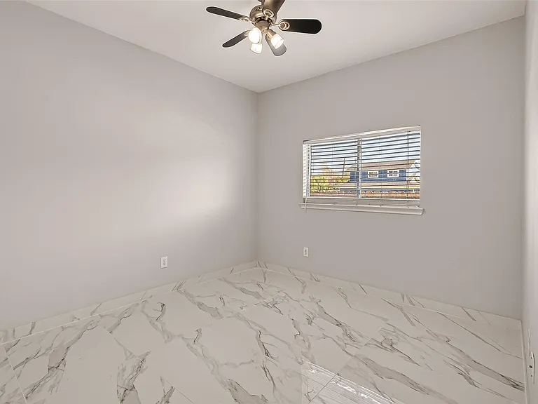 71 N Forrest Ave — Photo 23
