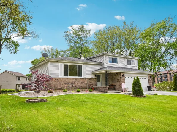 30W383 Bruce Ln, Naperville, IL 60563