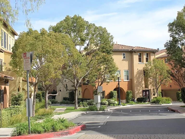 2630 Escala Cir — Photo 20