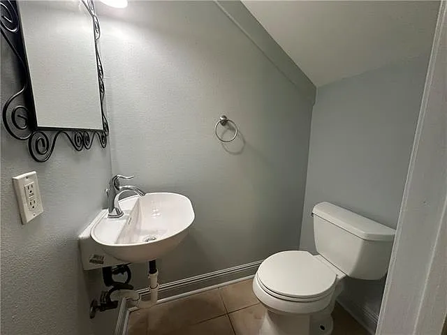 3209 Golden Dr #C — Photo 8