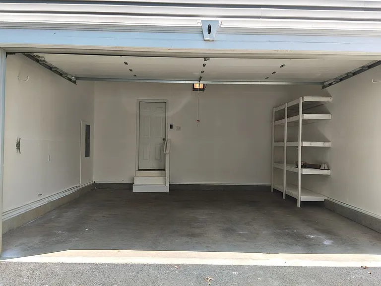 2913 Lakeview Pkwy — Photo 26
